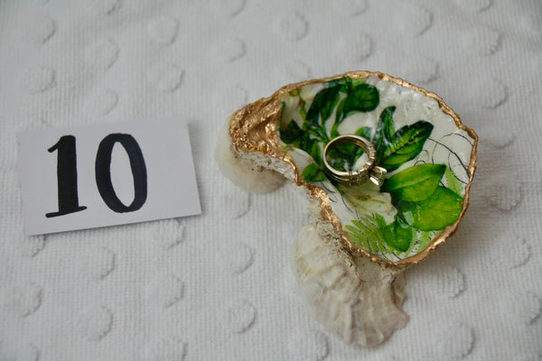 Oyster Trinket Dish (Magnolia)