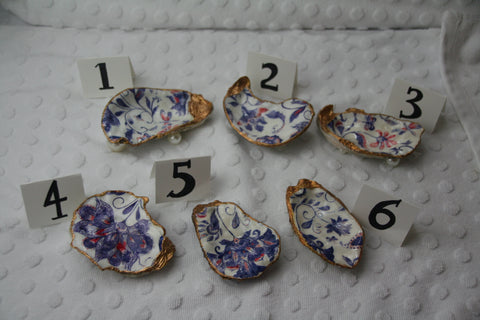 Oyster Trinket Dish (Red, White, Blue)