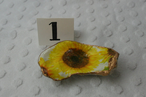 Oyster Trinket Dish (Sunflower)